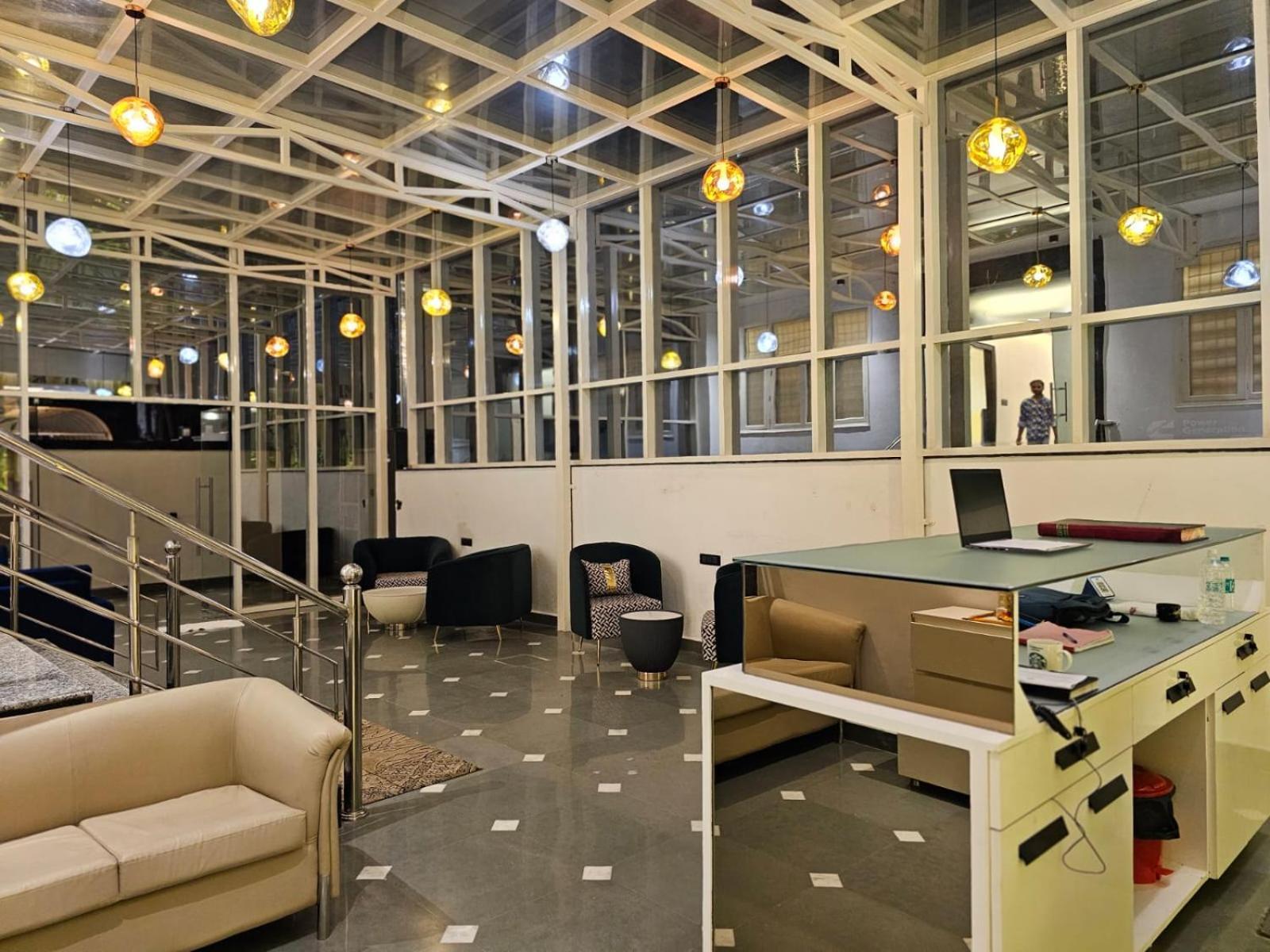 Hotel The Glass House Greater Noida Exterior foto